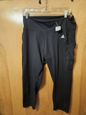 adidas Aeroready Black Capri Leggings with Side Pocket